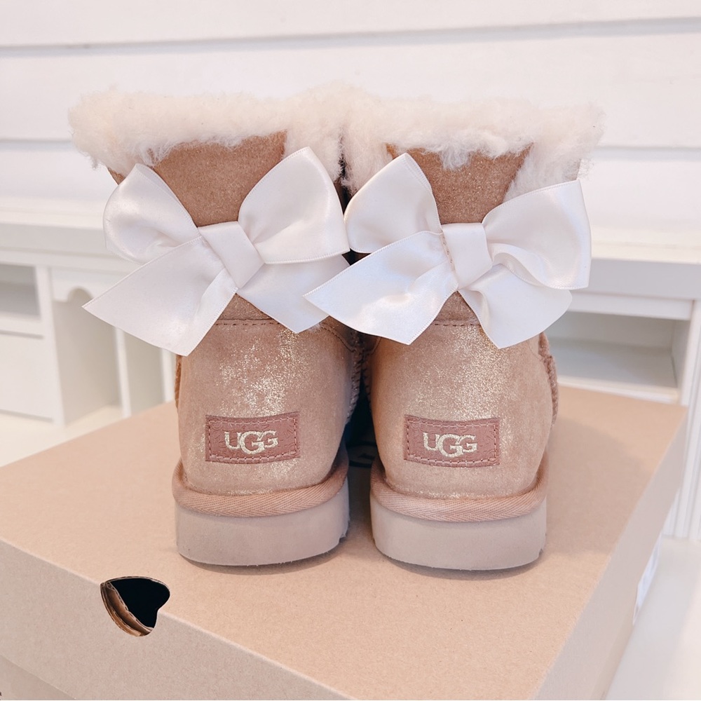 Ugg Australia Mini Bailey Bow Glimmer Boots 🎀✨